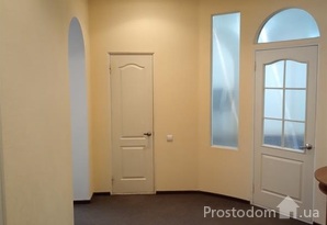 Сдам в аренду офис оригинальной планировки с мебелью.